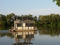 Mary River Houseboat